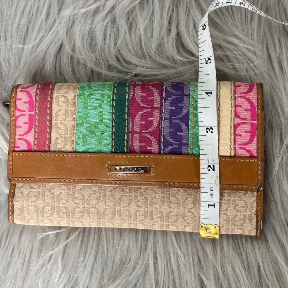 Fossil preowned very